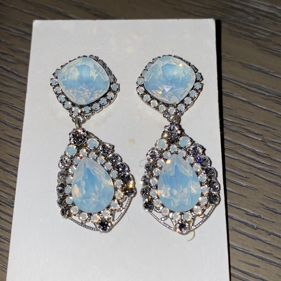 Haute Bride Earrings - Picture 4 of 4